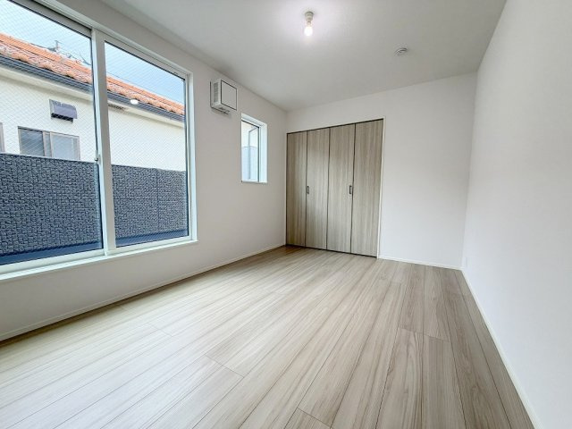 吉川市中野　新築戸建の洋室|クローゼット付きの洋室6.7帖