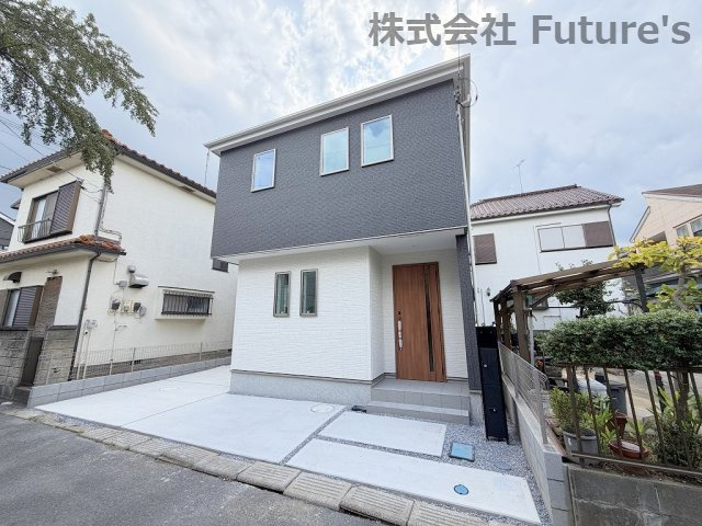 吉川市中野　新築戸建の外観|「吉川」駅バス5分『平沼郵便局前』停歩5分の好立地