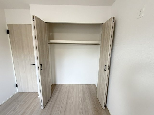 吉川市中野　新築戸建の収納|大切な衣類を収納できるクローゼット完備