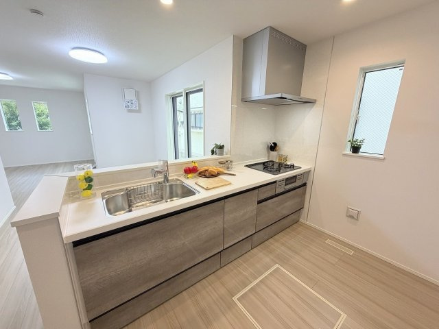 吉川市中野　新築戸建のキッチン|会話の弾む対面システムキッチンです