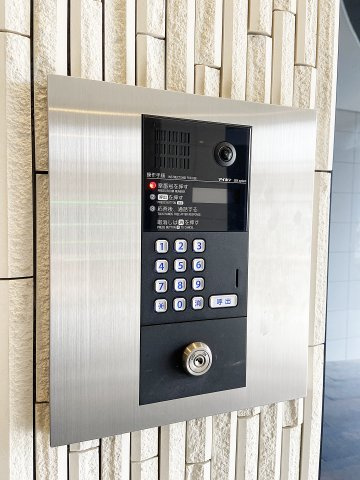 プランドール高社のエントランス