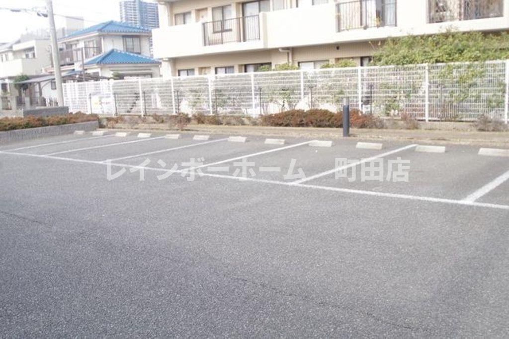 グランドパレス※初期費用分割後払いサービス利用可能物件の駐車場