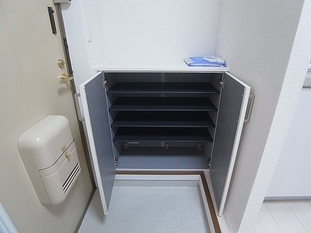ときわ庄山ハイツの玄関|玄関にはシューズＢＯＸも有ります