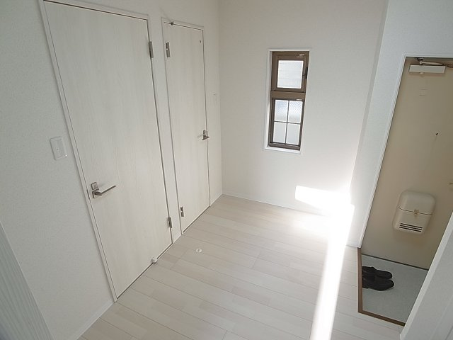 ときわ庄山ハイツの居間・リビング|白基調の綺麗な室内はオススメ