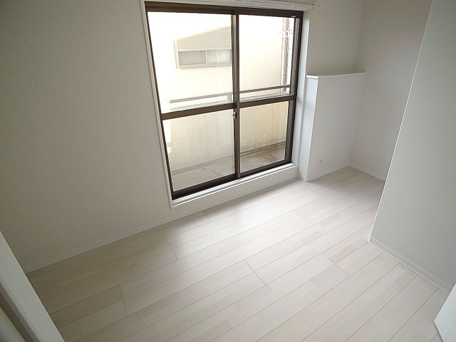 ときわ庄山ハイツの内装|窓も大きく風通しも良好