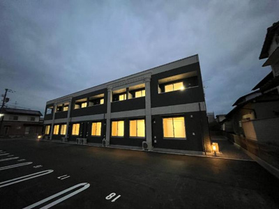 【駐車場】 | アミスタ | 外観写真（夜）