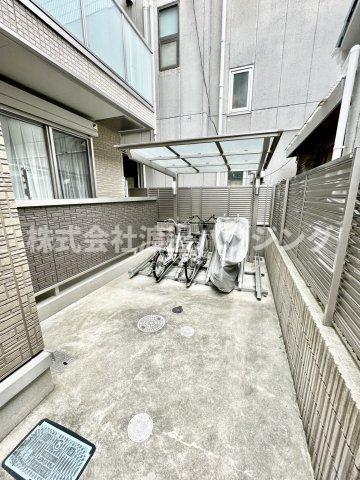 ハル野崎の駐車場