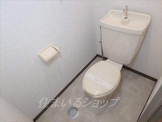 エルディムＳのトイレ|改装前（退去時）の内観です