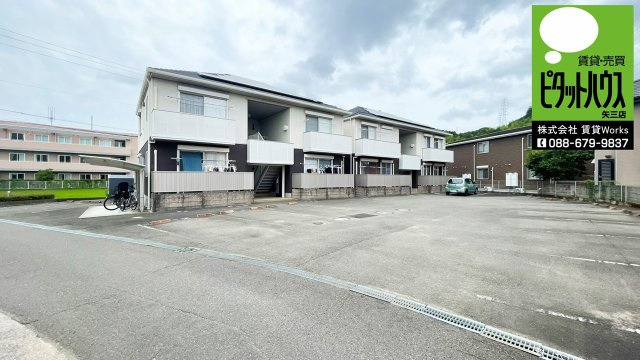 シャーメゾン名東　Ｂ棟
