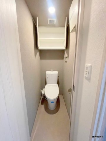 コンフォリア江坂広芝町　仲介手数料無料のトイレ