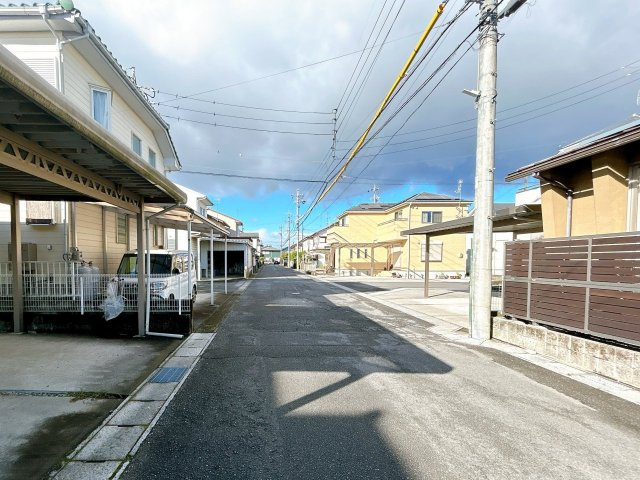 リフォーム中古戸建　瑞穂市古橋　平成19年築の前面道路含む現地写真