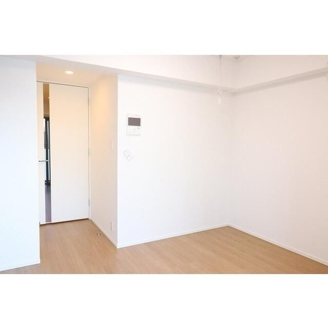 Ｃｒａｎｅ　Ｃｏｕｒｔ　Ｔｓｕｒｕｍｉの洋室