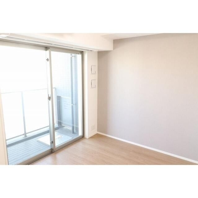 Ｃｒａｎｅ　Ｃｏｕｒｔ　Ｔｓｕｒｕｍｉの居間・リビング