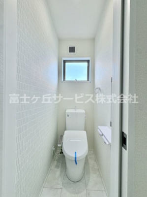 【トイレ】 | 豊橋市芦原町 58-2期 新築一戸建て 1号棟 | シンプルで使いやすいトイレです