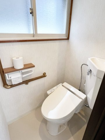 手稲区前田4-12 一戸建のトイレ|洗浄便座付きのトイレ♪