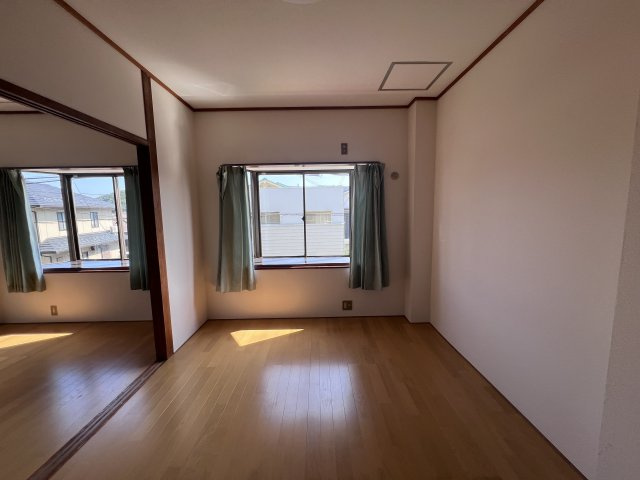鈴蘭台南町2丁目マンションの居間・リビング