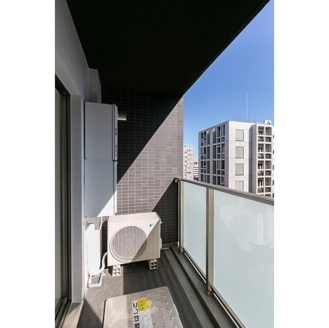 Ｃｒａｎｅ　Ｃｏｕｒｔ　Ｔｓｕｒｕｍｉのバルコニー