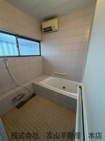 宗像市土穴１丁目の一戸建ての浴室