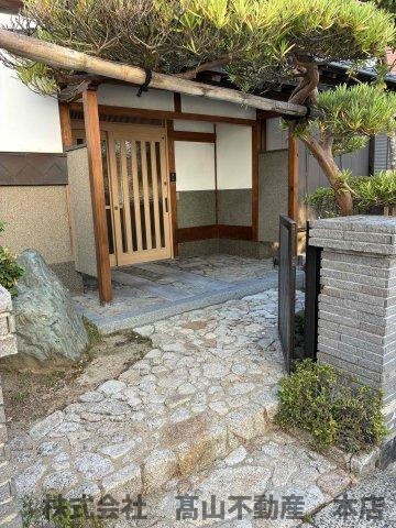 宗像市土穴１丁目の一戸建ての玄関