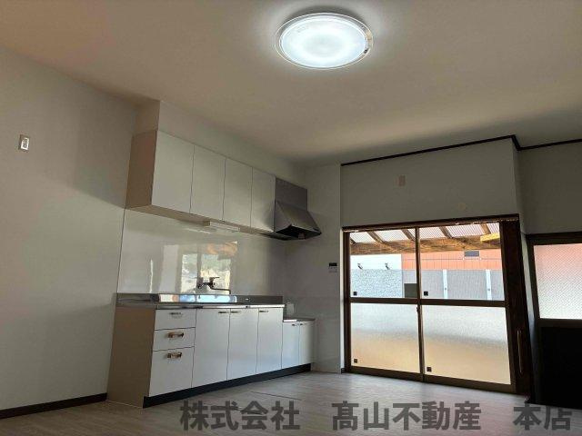 宗像市土穴１丁目の一戸建てのキッチン
