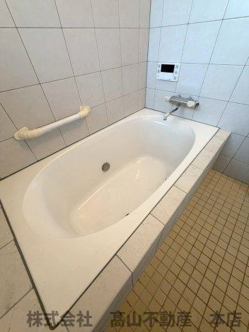宗像市土穴１丁目の一戸建ての浴室