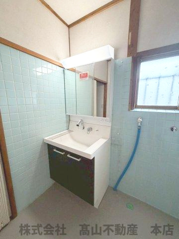 宗像市土穴１丁目の一戸建ての洗面所