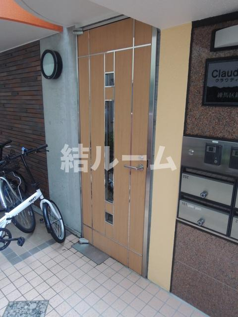 練馬区錦１丁目の賃貸マンションのエントランス