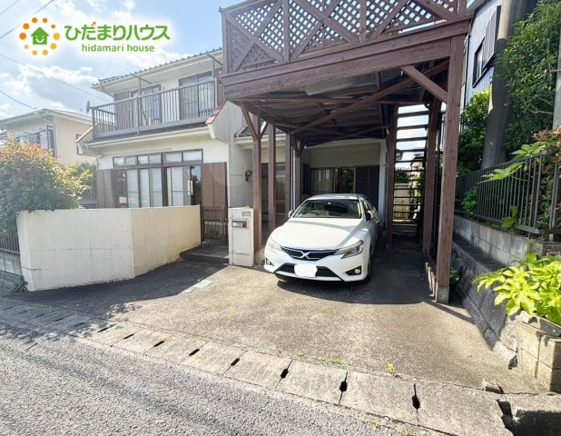 野田市三ツ堀　中古戸建　昭和63年築の駐車場|軽自動車であれば2台可能です♪