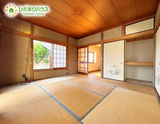 野田市三ツ堀　中古戸建　昭和63年築の和室|窓からはたっぷりと日差しが差し込み明るい空間となっております♪
フローリング変更工事も承ります♪