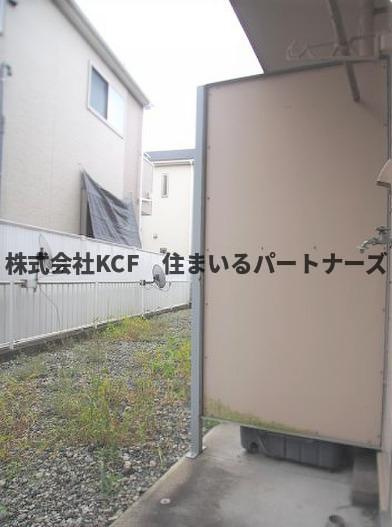 金子ハイツのバルコニー|暖かな日差しのふりそそぐバルコニー