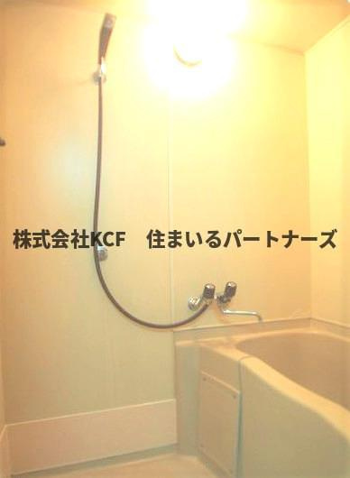 金子ハイツの浴室|落ち着いた空間のお風呂です