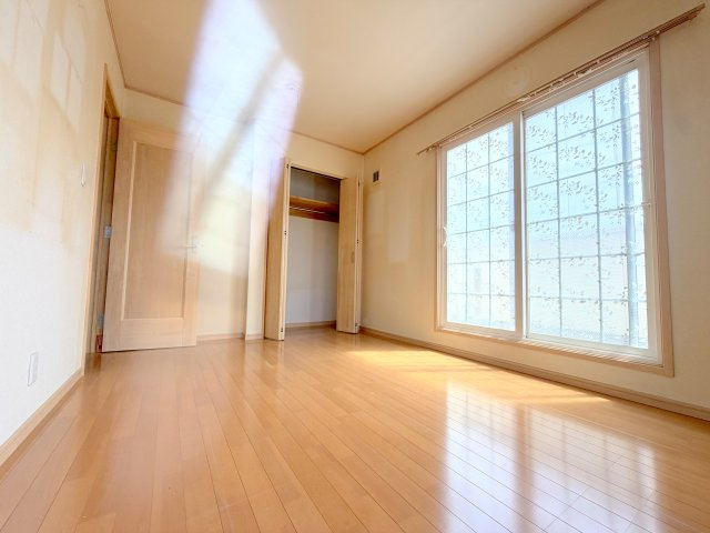 昭島市拝島町4丁目　中古戸建の洋室