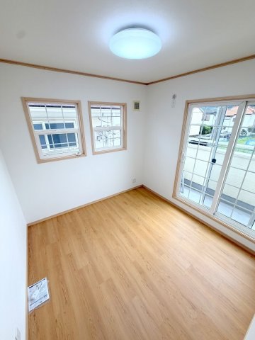 昭島市拝島町4丁目　中古戸建の洋室