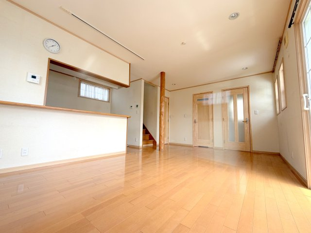 昭島市拝島町4丁目　中古戸建の居間・リビング