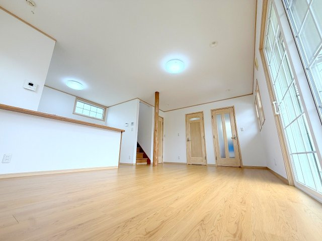 昭島市拝島町4丁目　中古戸建の居間・リビング