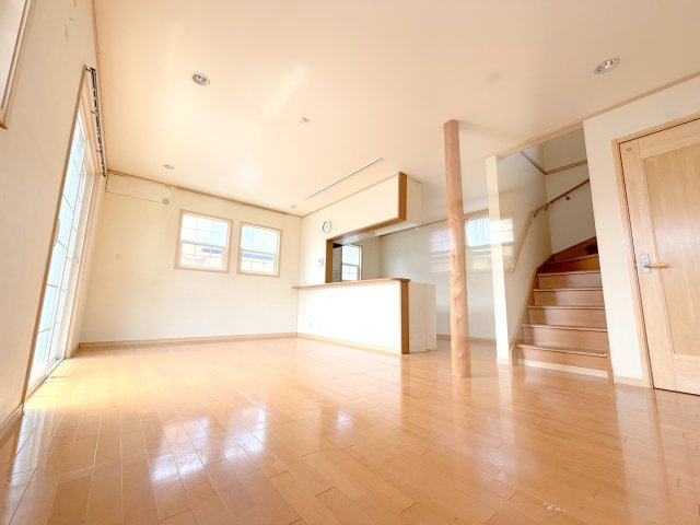 昭島市拝島町4丁目　中古戸建の居間・リビング