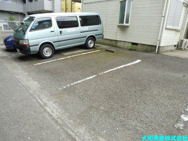 サニーハウスⅢの駐車場