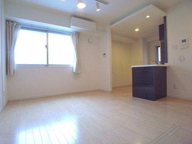 AOI　FLATS（アオイフラッツ）の居間・リビング