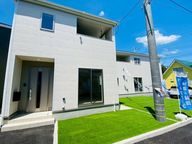 クレイドルガーデン／合志市須屋第１８／２号棟の前面道路含む現地写真