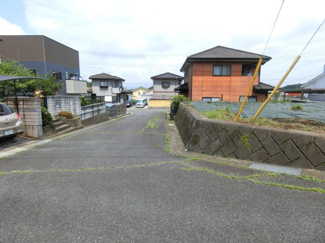 渋川市渋川　土地【弊社売主】の前面道路含む現地写真|北側前面道路