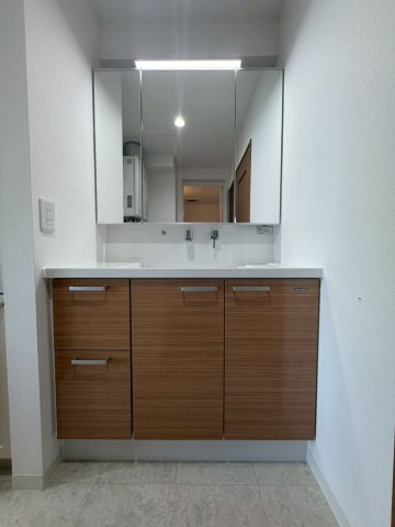 シアス羊ヶ丘通りの独立洗面台