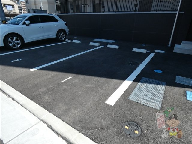 アルファレガロ南中央町の駐車場