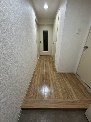 ロイヤルコートムラタの玄関