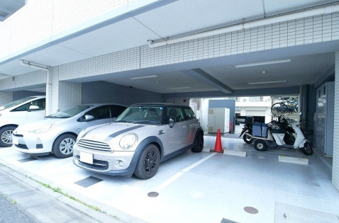 【駐車場】ARTESSIMOLINKBREZZA 