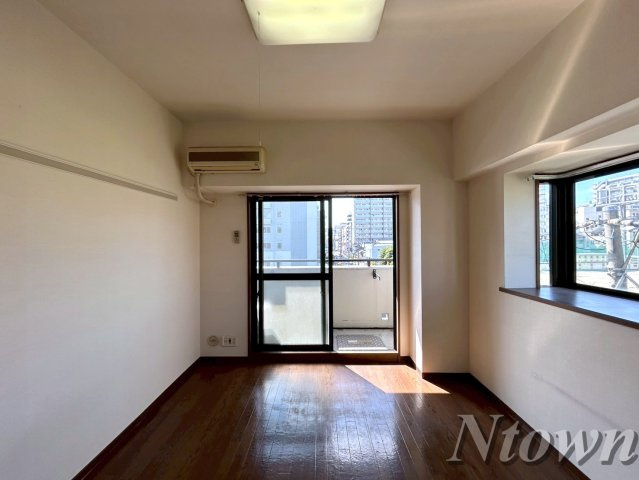【その他】 | ボヌール新栄 | おしゃれな居間です