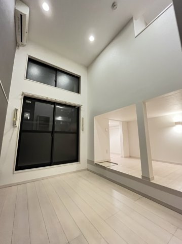 春日市桜ヶ丘５丁目のアパートの居間・リビング
