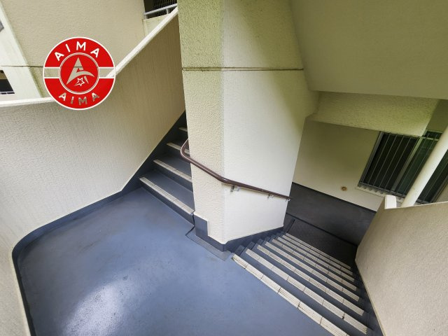 ファミール輝国のその他共用部分|共有の階段です。