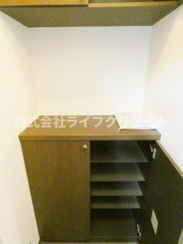 レジデンス光和114の玄関