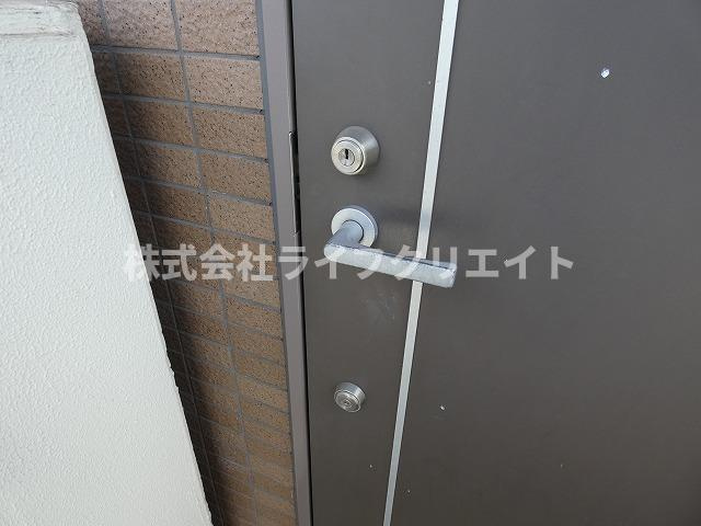 レジデンス光和114の玄関