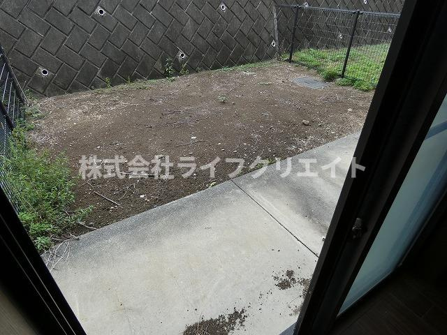 レジデンス光和114の庭